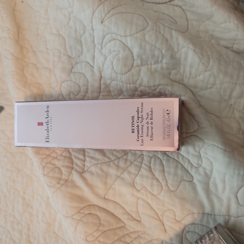 Elizabeth Arden Retinol Ceramide Capsules Line Erasing Night Serum